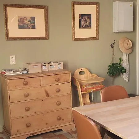 Close To Centre, 3 Rooms, 2 Bathr & Wc, Free Parking & Wifi, Spacious Living Area & Kitchen Semesterbostad *